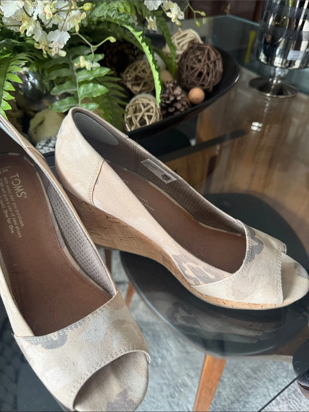 Toms wedge pairs sole